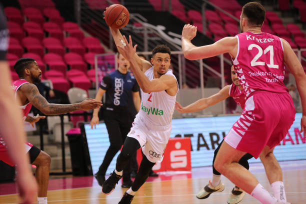 一个守门员 一个守门员