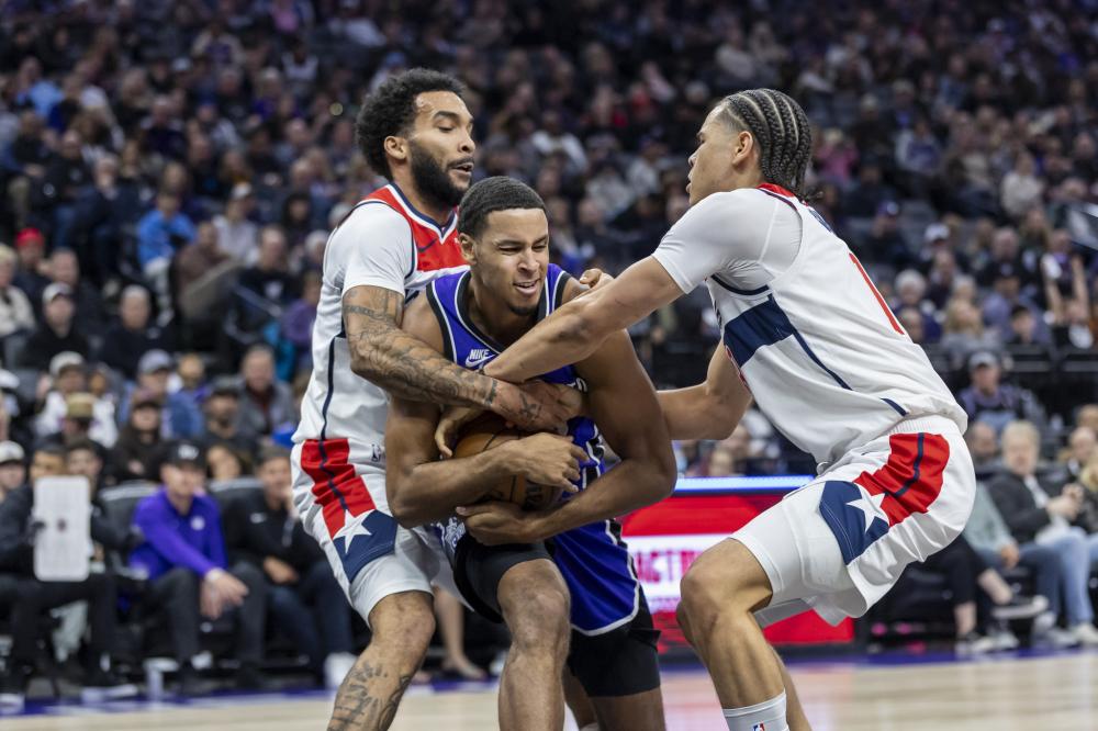 将球打向网 将球打向网