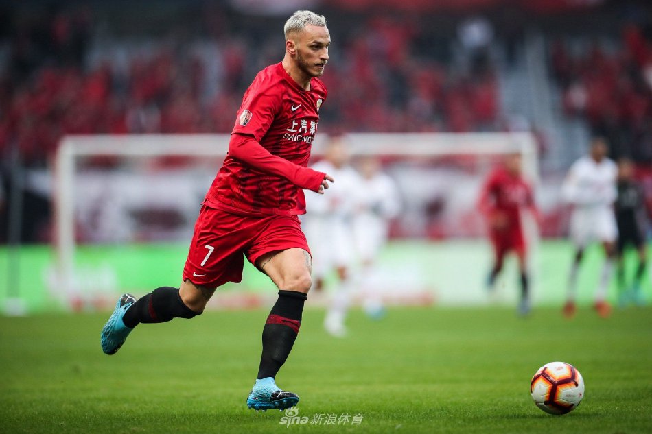 张艺曼突然 张艺曼突然